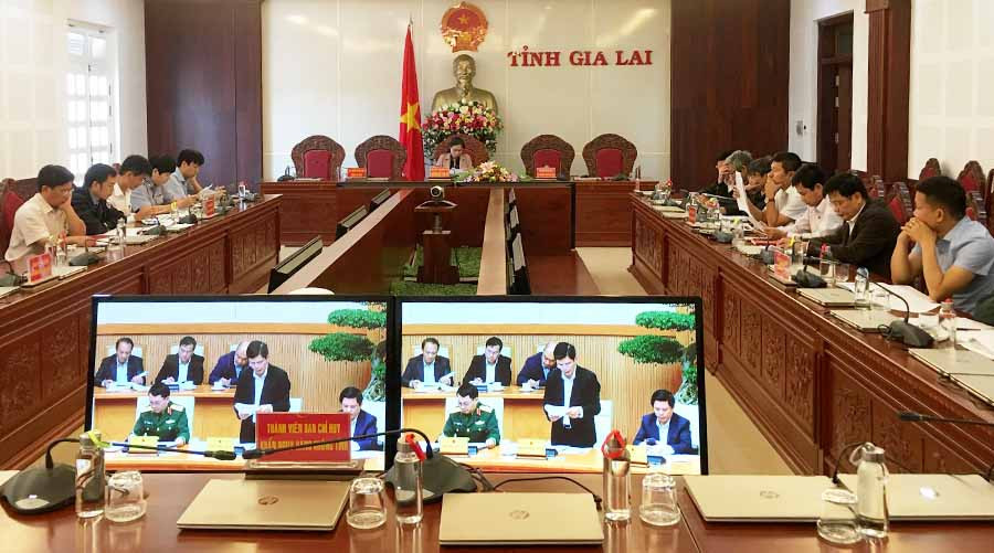  Toàn cảnh điểm cầu Gia Lai tham gia hội nghị trực tuyến tổng kết công tác đảm bảo an ninh, an toàn hàng không. Ảnh: Lê Hòa
