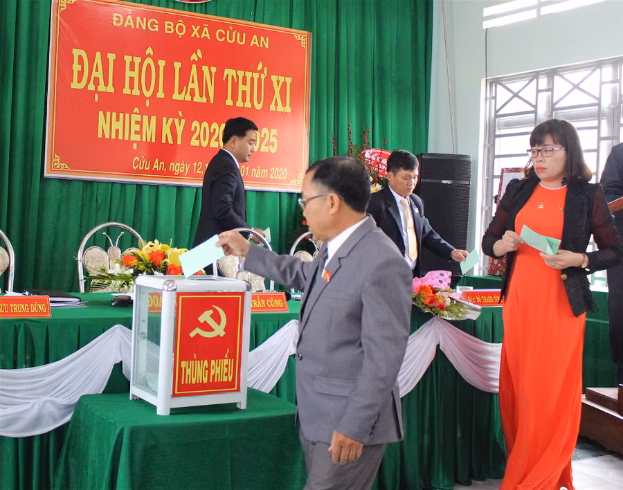 Đại hội bầu Ban Chấp hành Đảng bộ xã nhiệm kỳ mới. Ảnh: Mộc Trà