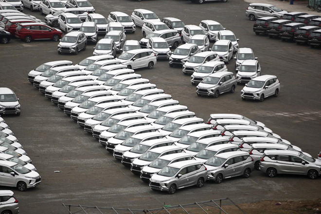 Số lượng mẫu mã ô tô nhập khẩu bắt đầu gia tăng qua từng tháng - Ảnh: La Đạt Số lượng mẫu mã ô tô nhập khẩu bắt đầu gia tăng qua từng tháng - Ảnh: La Đạt