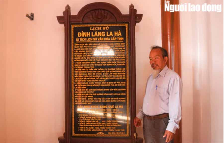 Tấm bia ghi danh các tiến sĩ, phó bảng ở đình làng La Hà Tấm bia ghi danh các tiến sĩ, phó bảng ở đình làng La Hà