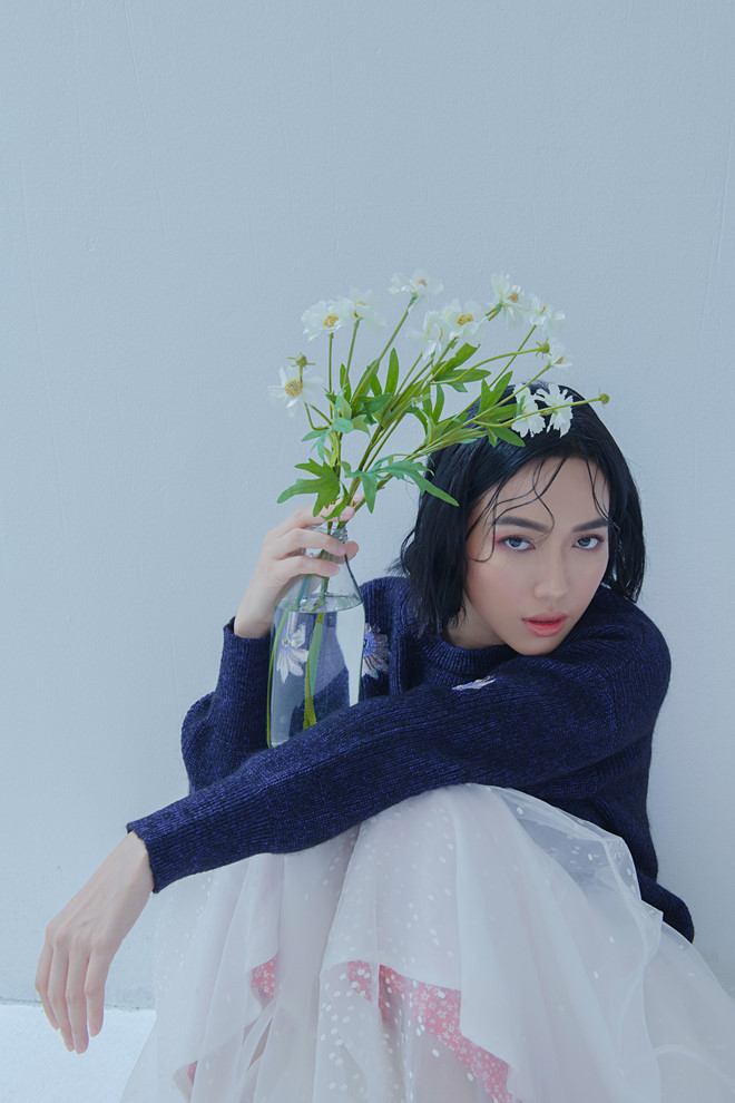 Trái ngược hoàn toàn với tính cách sôi nổi, hài hước thường thấy, Diệu Nhi ngày càng 