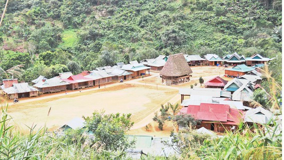 Để đón mùa xuân ấm áp và bình yên, người Cơ Tu ở Tây Giang (Quảng Nam) đã đặt ra tục lệ không lái xe máy trong những ngày tết