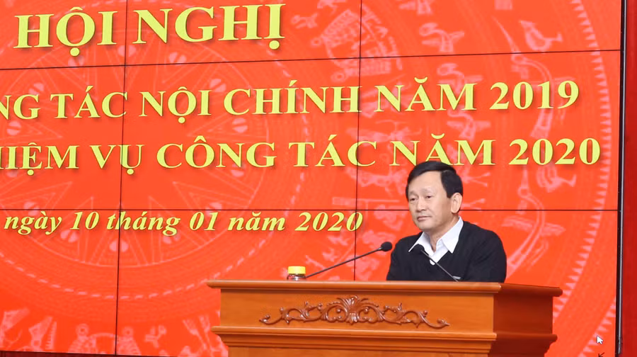 Đồng chí Bí thư Tỉnh ủy Dương Văn Trang phát biểu kết luận tại hội nghị. Ảnh: Đăng Vũ