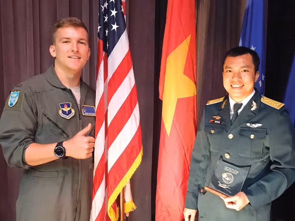 Toại trong lễ tốt nghiệp khóa đào tạo ALP của Mỹ - Ảnh: CHRIS GALEMORE