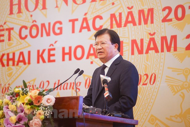 Phó Thủ tướng Chính phủ Trịnh Đình Dũng chỉ đạo giai đoạn 2021-2030, ngành giao thông vận tải cố gắng có thêm 3.000km đường cao tốc. (Ảnh: Việt Hùng/Vietnam+) Phó Thủ tướng Chính phủ Trịnh Đình Dũng chỉ đạo giai đoạn 2021-2030, ngành giao thông vận tải cố gắng có thêm 3.000km đường cao tốc. (Ảnh: Việt Hùng/Vietnam+)