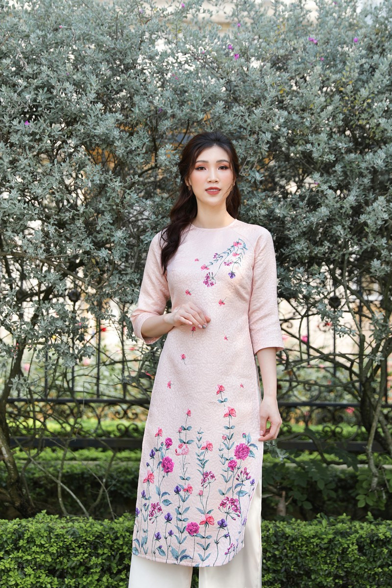 “Tôi không có ước mơ gì lớn lao, chỉ cầu mong sức khoẻ cho bản thân, bố mẹ và con cái trong năm Canh Tý”, cô nói. 