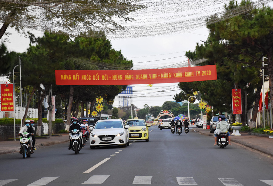 Tiết trời Gia Lai khá thuận lợi cho việc du xuân của người dân trong dịp Tết Nguyên đán năm nay. Ảnh: Trần Dung