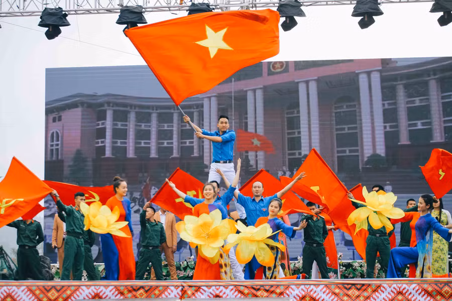  Chương trình mang lại không khí phấn khởi cho quân và dân vùng biên giới trước thềm năm mới Canh Tý 2020 - Ảnh: MAI THƯƠNG