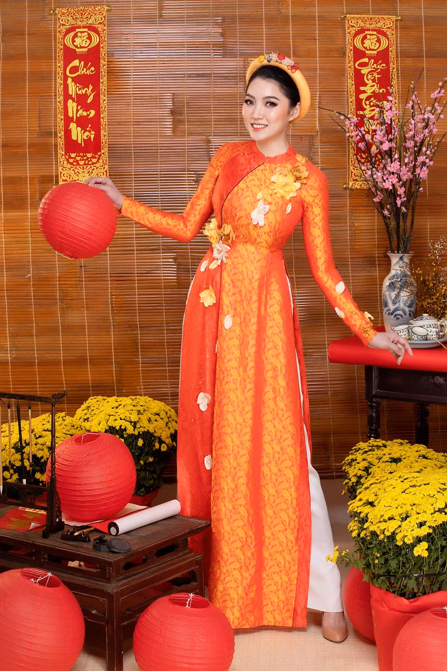  Sau Tết, cô bắt tay vào những công việc đầu năm ở thẩm mỹ viện.