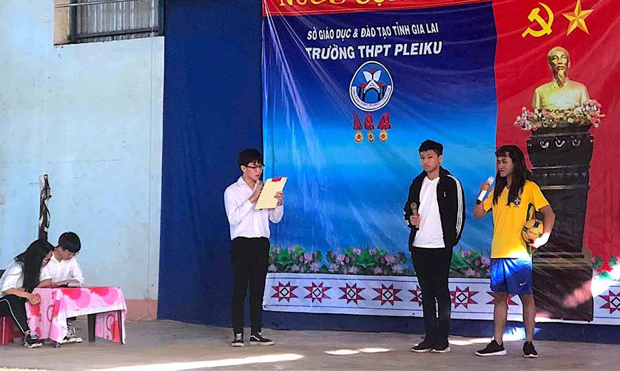 Một hoạt động ngoại khóa tiếng Anh do CLB tiếng Anh của Trường THPT Pleiku tổ chức. Ảnh: Hồng Thi