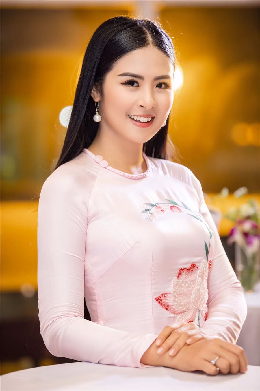 Tuy nhiên cuối năm 2019 sau khi những hình ảnh trong buổi lễ dạm ngõ với bạn trai lộ ra, cô đã nhận được sự ủng hộ cũng như vô vàn lời chúc phúc từ phía khán giả. Ảnh: Như Hoàn