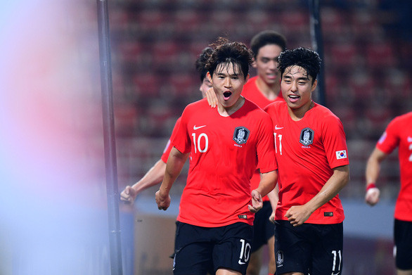 Lee Dong-Kyeong (10) ăn mừng bàn nâng tỉ số lên 2-0 cho U23 Hàn Quốc - Ảnh: AFC Lee Dong-Kyeong (10) ăn mừng bàn nâng tỉ số lên 2-0 cho U23 Hàn Quốc - Ảnh: AFC