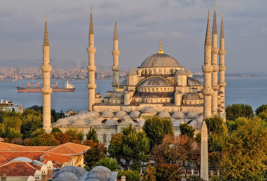 Thánh đường Hồi giáo Blue Mosque ở Istanbul - Ảnh: HỒNG NGỌC