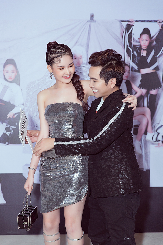 Sau tốt nghiệp thạc sĩ, Ngân Anh hiện là quản lý phát triển dự án cho một doanh nghiệp trong lĩnh vực đầu tư và tư vấn tài chính ở TP.HCM. Cô vẫn đi event, dự các hoạt động nghệ thuật của người quen trong showbiz Sau tốt nghiệp thạc sĩ, Ngân Anh hiện là quản lý phát triển dự án cho một doanh nghiệp trong lĩnh vực đầu tư và tư vấn tài chính ở TP.HCM. Cô vẫn đi event, dự các hoạt động nghệ thuật của người quen trong showbiz