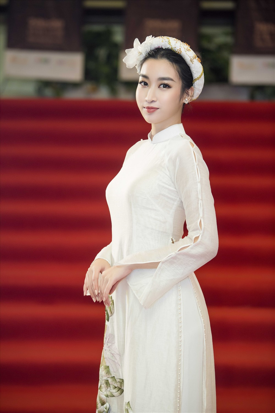 Hoa hậu Đỗ Mỹ Linh mặc dù đã kết thúc nhiệm kỳ hơn 1 năm qua nhưng vẫn là gương mặt có sức hút trong làng giải trí. Năm 2019 của cô dường như là một năm vô cùng năng động khi Mỹ Linh đã thử sức và thành công với nhiều vai trò khác nhau. Bước sang năm hoạt động mới, cô hứa hẹn sẽ đầu tư nghiêm túc hơn cho những dự định sắp tới. Ảnh: Như Hoàn. Hoa hậu Đỗ Mỹ Linh mặc dù đã kết thúc nhiệm kỳ hơn 1 năm qua nhưng vẫn là gương mặt có sức hút trong làng giải trí. Năm 2019 của cô dường như là một năm vô cùng năng động khi Mỹ Linh đã thử sức và thành công với nhiều vai trò khác nhau. Bước sang năm hoạt động mới, cô hứa hẹn sẽ đầu tư nghiêm túc hơn cho những dự định sắp tới. Ảnh: Như Hoàn.