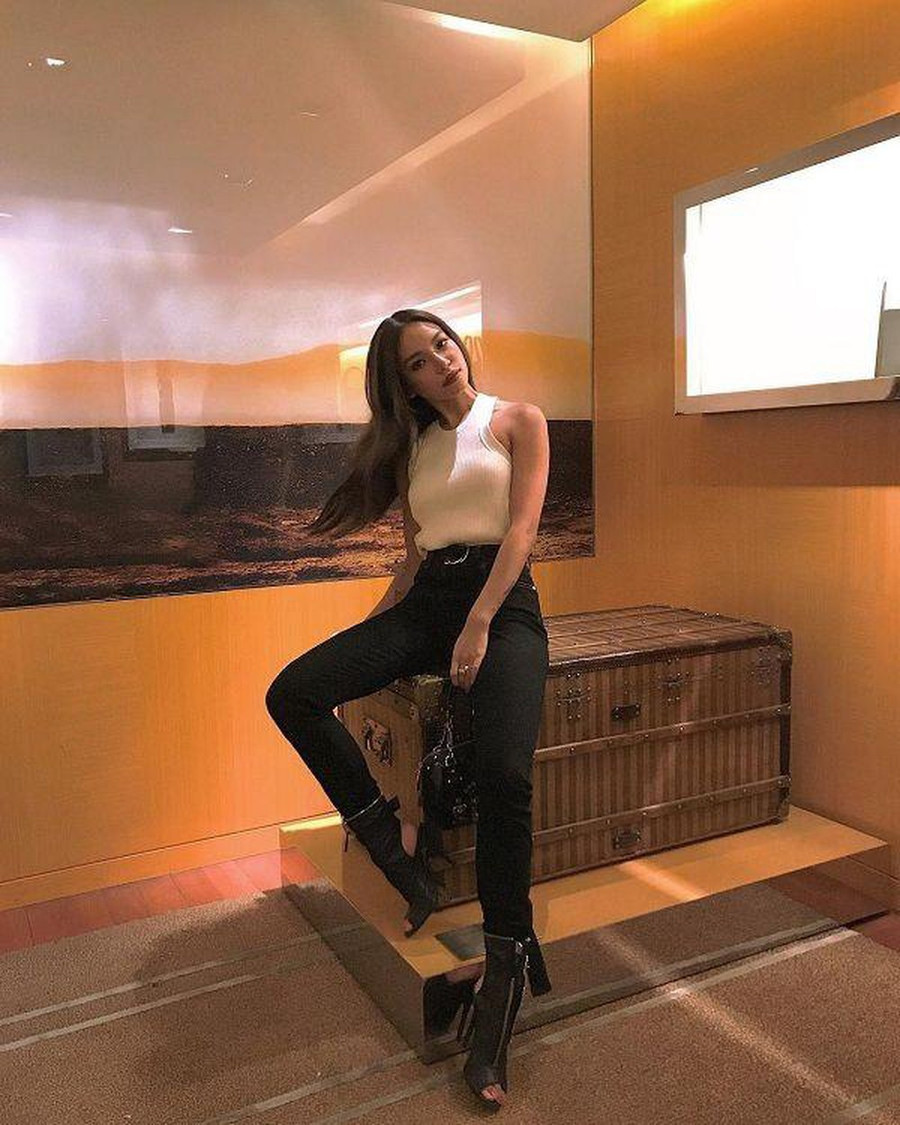 Gu thời trang của ái nữ nhà giàu vô cùng cá tính kể cả ngày thường lẫn khi tham gia các tiệc tùng. Gu thời trang của ái nữ nhà giàu vô cùng cá tính kể cả ngày thường lẫn khi tham gia các tiệc tùng.