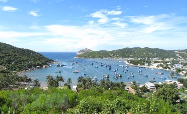  Phong cảnh vịnh Vĩnh Hy, Ninh Thuận. (Ảnh: Nguyễn Thành/TTXVN)