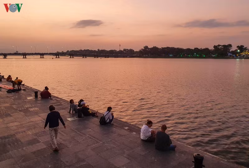 Ngoài đường đi bộ, các tiểu cảnh trong trong công viên Thương Bạc cũng sẽ được chỉnh trang.