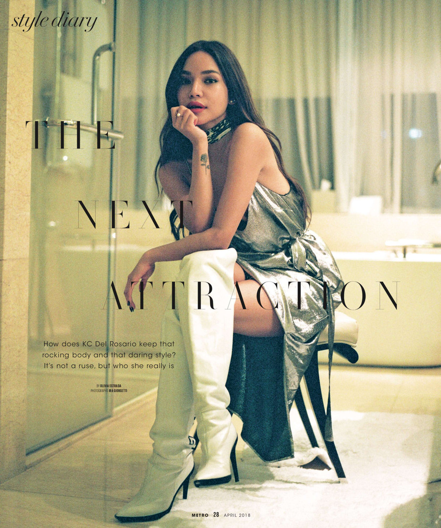 Karraminah Clarisse rất ít khi chia sẻ về cuộc sống gia đình của mình. Tuy nhiên, với nhan sắc rực rỡ, tài sản 'khủng' và gia thế bí ẩn, cô luôn thu hút sự quan tâm của giới truyền thông. Karraminah Clarisse rất ít khi chia sẻ về cuộc sống gia đình của mình. Tuy nhiên, với nhan sắc rực rỡ, tài sản 'khủng' và gia thế bí ẩn, cô luôn thu hút sự quan tâm của giới truyền thông.