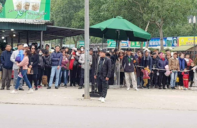 Mặc dù thời tiết rét đậm nhưng không ngăn được 