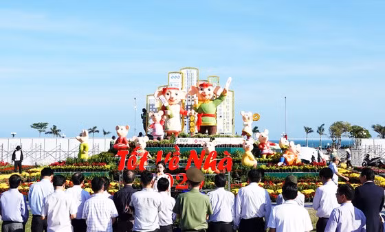 Công trình biểu tượng linh vật 12 chú chuột Canh Tý 2020 được thiết kế, đặt tại quảng trường Nguyễn Tất Thành, trung tâm TP Quy Nhơn, tỉnh Bình Định