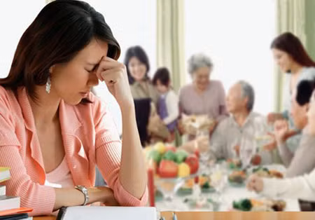 Vì nhiều lý do khác nhau, không ít người cảm thấy sợ Tết. (Ảnh minh họa)