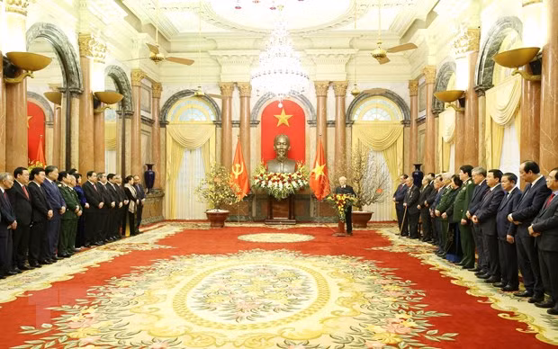 Tổng Bí thư, Chủ tịch nước Nguyễn Phú Trọng chúc Tết các đồng chí lão thành Cách mạng, các đồng chí lãnh đạo, nguyên lãnh đạo Đảng, Nhà nước, Mặt trận Tổ quốc Việt Nam, cán bộ lãnh đạo các cơ quan Trung ương và Hà Nội cùng toàn thể đồng chí, đồng bào, chiến sỹ cả nước, người Việt Nam ở nước ngoài. (Ảnh: Phương Hoa/TTXVN)