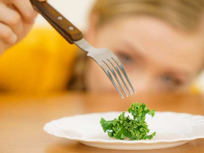 Để giảm cân thành công, chúng ta phải hiểu rõ chế độ ăn thâm hụt calo hoạt động thế nào - Ảnh minh họa: Shutterstock Để giảm cân thành công, chúng ta phải hiểu rõ chế độ ăn thâm hụt calo hoạt động thế nào - Ảnh minh họa: Shutterstock