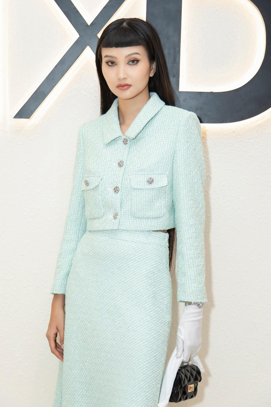 Bùi Tường Vân, nàng thơ mới của nhà thiết kế Đỗ Mạnh Cường diện trang phục vải tweed với màu xanh pastel ngọt ngào, trẻ trung. Ảnh: Huy Nguyễn, Đinh Trung Tín Bùi Tường Vân, nàng thơ mới của nhà thiết kế Đỗ Mạnh Cường diện trang phục vải tweed với màu xanh pastel ngọt ngào, trẻ trung. Ảnh: Huy Nguyễn, Đinh Trung Tín