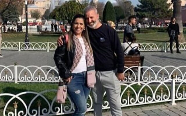 Cặp vợ chồng Mordy và Natali Oknin bị bắt ở Thổ Nhĩ Kỳ vì chụp ảnh cung điện của Tổng thống Erdogan. Ảnh Times Of Israel. Cặp vợ chồng Mordy và Natali Oknin bị bắt ở Thổ Nhĩ Kỳ vì chụp ảnh cung điện của Tổng thống Erdogan. Ảnh Times Of Israel.