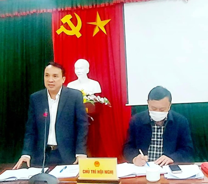 Giám đốc Sở Y tế Nghệ An chủ trì cuộc họp khẩn trong đêm khi xuất hiện nhiều ổ dịch Covid-19 tại huyện Tân Kỳ. Ảnh: Sở Y tế cung cấp Giám đốc Sở Y tế Nghệ An chủ trì cuộc họp khẩn trong đêm khi xuất hiện nhiều ổ dịch Covid-19 tại huyện Tân Kỳ. Ảnh: Sở Y tế cung cấp