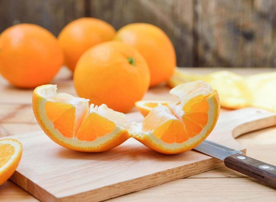Tối đa, một người không nên ăn quá 2 quả cam trong một ngày, theo Times of India.Cam - Ảnh: Shutterstock Tối đa, một người không nên ăn quá 2 quả cam trong một ngày, theo Times of India.Cam - Ảnh: Shutterstock
