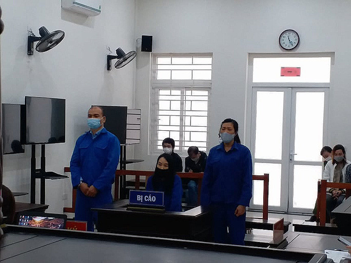 Các bị cáo tại phiên toà - Ảnh: TN