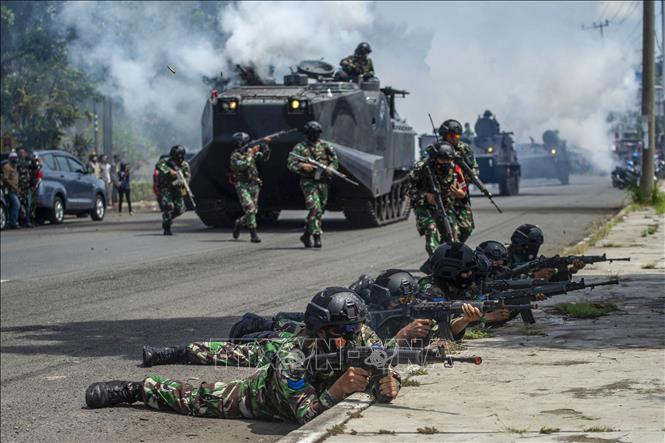  Binh sĩ Indonesia tham gia cuộc diễn tập quân sự tại Sidoarjo, ngày 6/11/2021. Ảnh: AFP/TTXVN