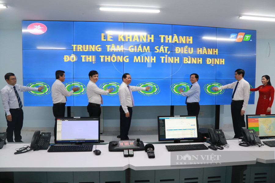  UBND tỉnh Bình Định chính thức khai trương Trung tâm giám sát, điều hành đô thị thông minh. Ảnh: DT.