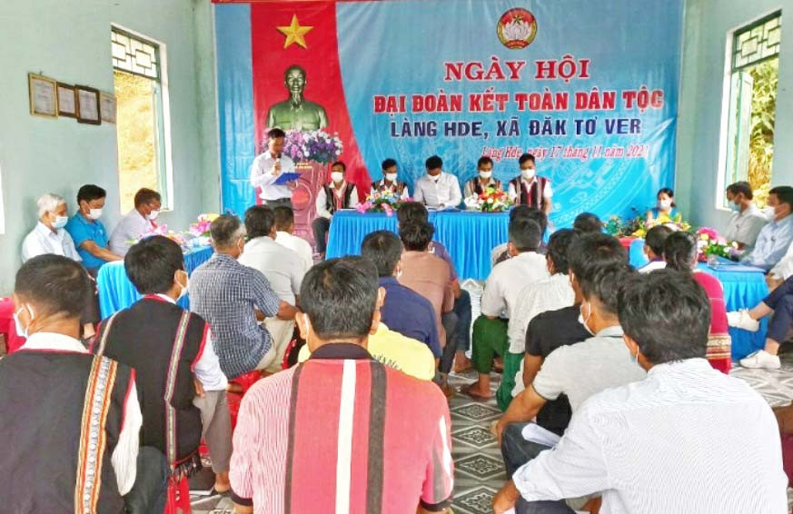 Quang cảnh Ngày hội Đại đoàn kết ở làng Hde (xã Đak Tơ Ver, huyện Chư Păh). Ảnh: Đinh Yến Quang cảnh Ngày hội Đại đoàn kết ở làng HDe. Ảnh: Đinh Yến