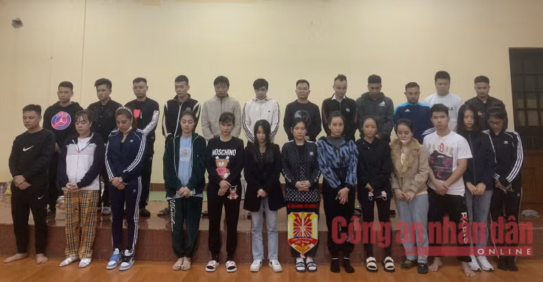  Các đối tượng tại thời điểm bị triệu tập về Cơ quan Công an.