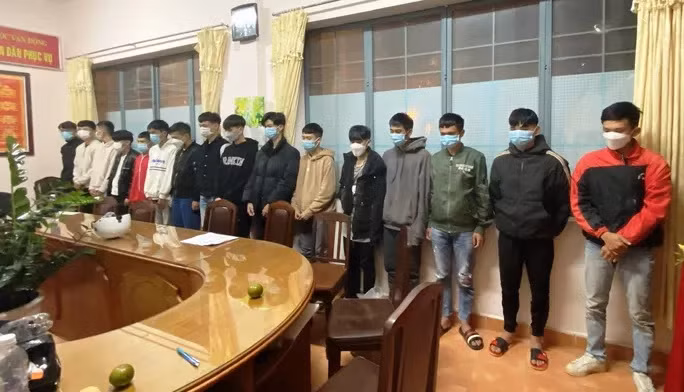 19 đối tượng tham gia chém nhau, chủ yếu lứa tuổi học sinh và dương tính với ma túy.