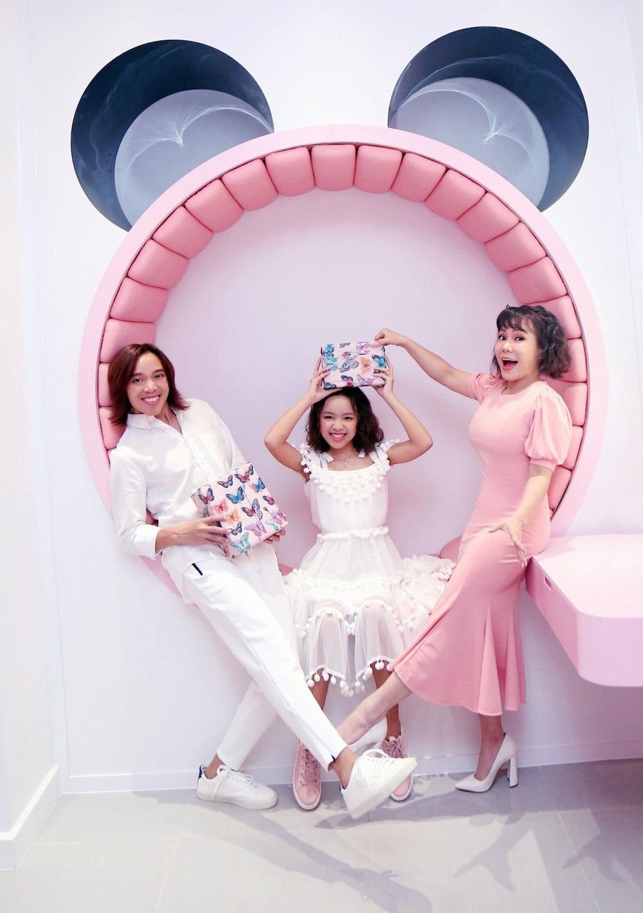 Ảnh: NVCC Chia sẻ về kết quả học tập ấn tượng của con gái, bà xã nghệ sĩ Hoài Phương nói cô quan niệm Elyza sau này làm thợ cũng được, “miễn bé là một người thợ giỏi