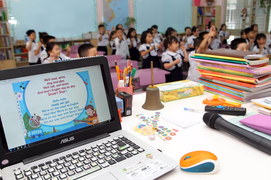 Một giờ học tiếng Anh của học sinh tiểu học. Hiện nay nhiều học sinh tiểu học cũng tham gia lấy chứng chỉ ngoại ngữ quốc tế. Ảnh: Đ.N.T