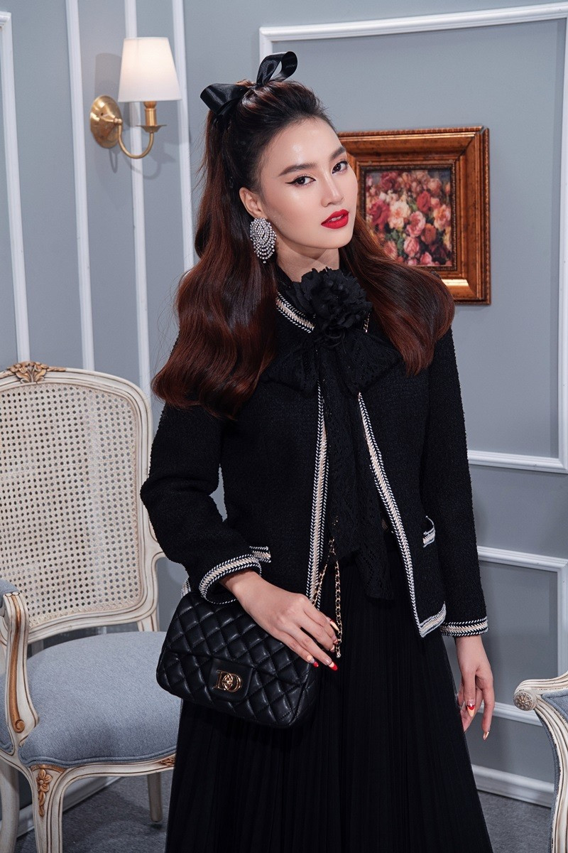 Thời gian qua, Lan Ngọc là cái tên gây sốt khi tham gia Running Man cùng với các đồng nghiệp. Cô được đánh giá chơi hết mình và thậm chí 