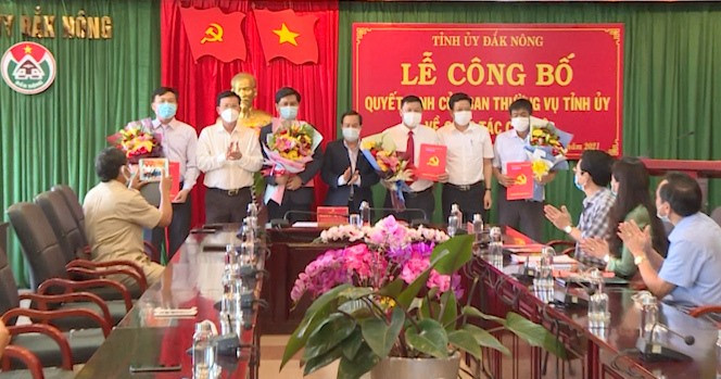 Tỉnh ủy Đắk Nông tổ chức lễ công bố quyết định của Ban Thường vụ Tỉnh ủy về công tác cán bộ. Ảnh: Bảo Ngọc