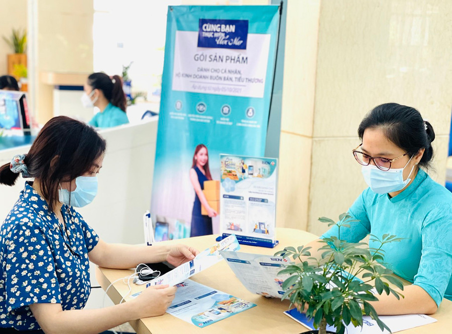 BIDV Gia Lai đặt mục tiêu đến 31-12-2021, phát triển mới 1.200 khách hàng đăng ký mới chương trình "Làm giàu không khó". Ảnh: Sơn Ca BIDV Gia Lai đặt mục tiêu đến 31-12-2021, phát triển mới 1.200 khách hàng đăng ký mới chương trình. Ảnh: Sơn Ca