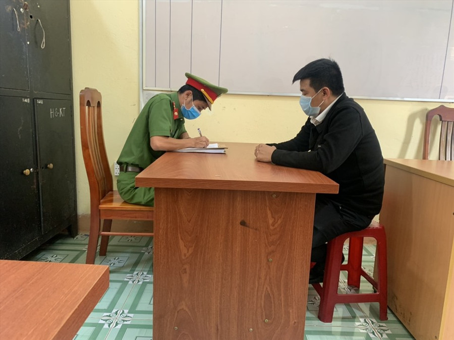 Đối tượng Thuận tại cơ quan điều tra. Ảnh: Quỳnh Hiển