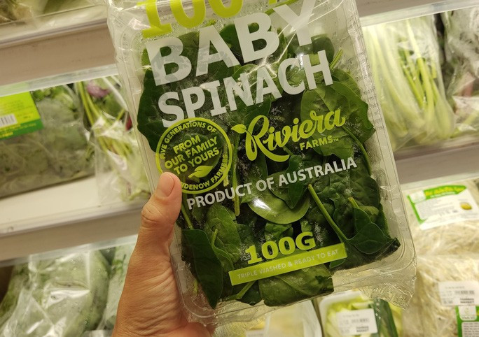  1 hộp rau chân vịt Úc có giá gần 70.000 đồng