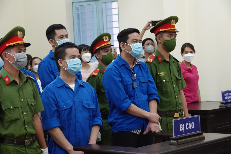  Ngày 28.10.2021, TAND H.Thới Lai (TP.Cần Thơ) tuyên phạt các bị cáo trong nhóm “Báo Sạch” tội “lợi dụng các quyền tự do dân chủ xâm phạm lợi ích của nhà nước; quyền, lợi ích hợp pháp của tổ chức, cá nhân” quy định tại khoản 2 điều 331 của bộ luật Hình sự. Ảnh: Tú Uyên