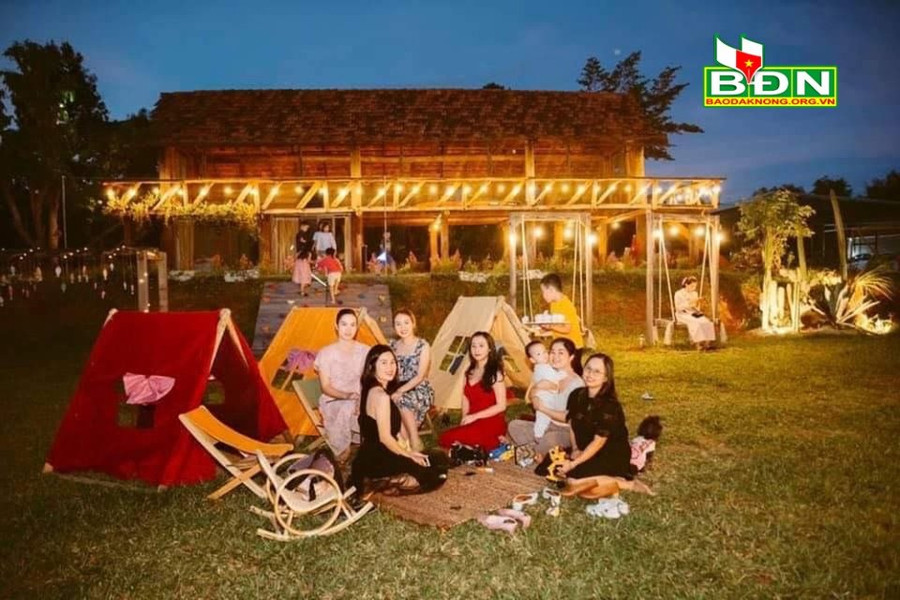 Tà Đùng Coffee Farmhouse ở phường Nghĩa Tân (Gia Nghĩa) là điểm đến hút khách trong thời gian gần đây