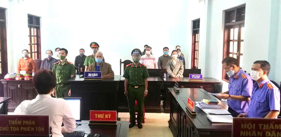 Quang cảnh phiên tòa. Ảnh: Hữu Phong Chư Păh Tuyên án 9 năm tù về tội cưỡng đoạt tài sản. Ảnh: Hữu Phong