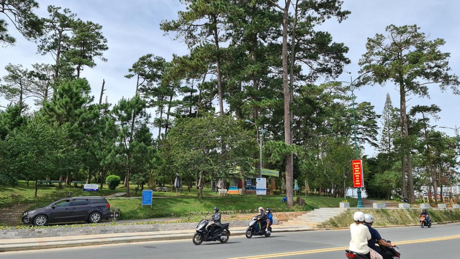 Một phần công viên Xuân Hương hiện hữu. Ảnh: Lâm Viên