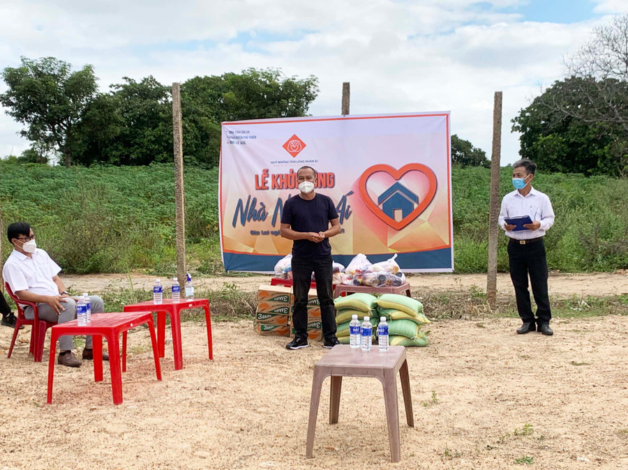 Ông Phạm Đình Quý-Đại diện Quỹ Những tấm lòng nhân ái phát biểu tại lễ khởi công. Ảnh: Vũ Chi Ông Phạm Đình Quý-Đại diện Quỹ Những tấm lòng nhân ái phát biểu tại lễ khởi công. Ảnh: Vũ Chi